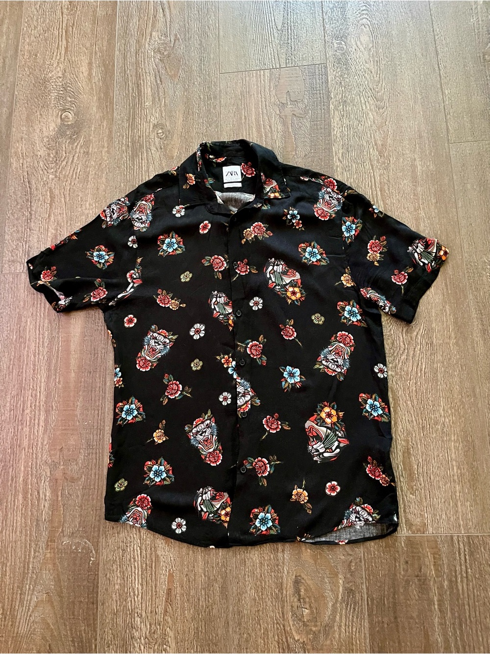 ZARA Black Short-Sleeve Floral & Graphic Button-Down Shirt